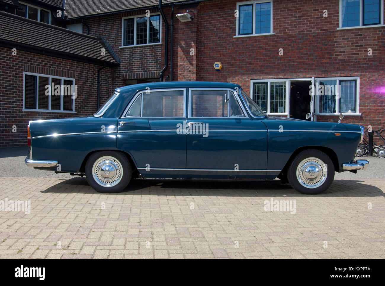 1963 Morris Oxford classic British family saloon car Stock Photo Alamy
