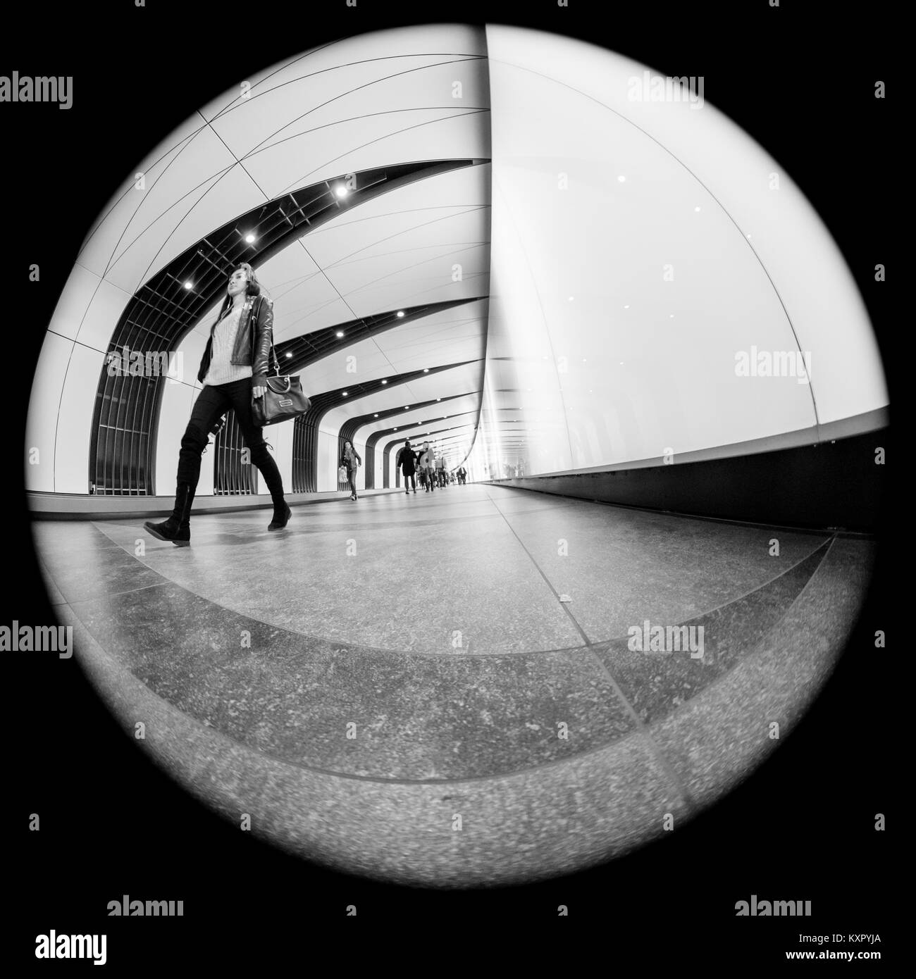 Kings cross installation Black and White Stock Photos & Images Alamy