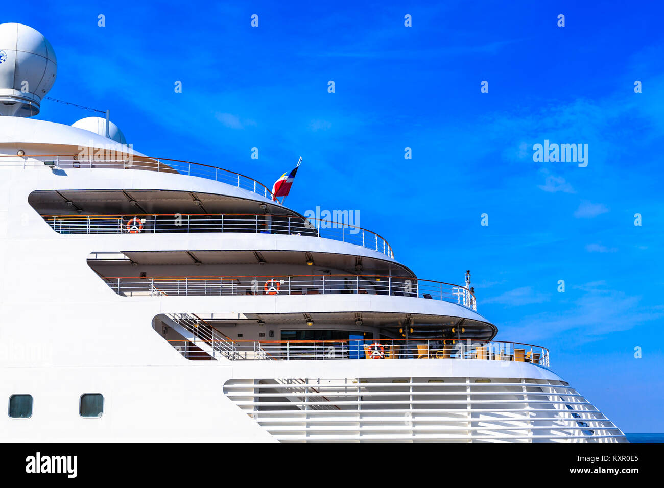 White decks hi-res stock photography and images - Alamy