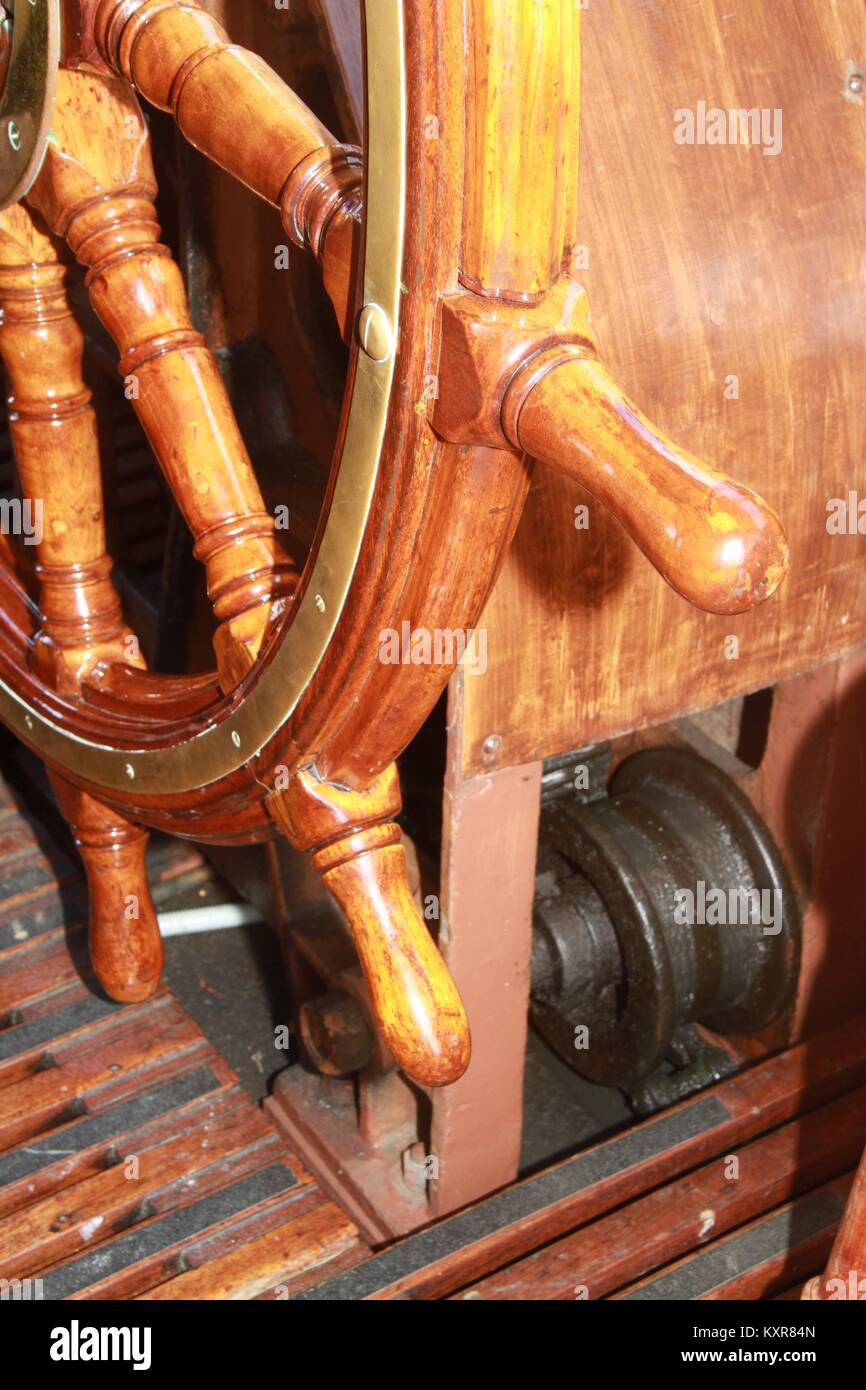 Boat steering wheel hires stock photography and images Alamy