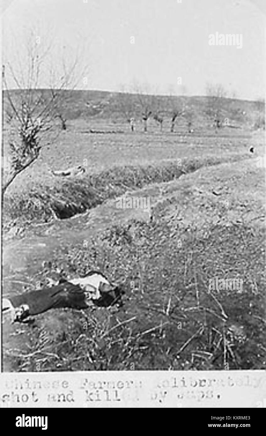 Chinese farmer deliberately shot and killed by Japs, Nanjing Massacre Stock Photo