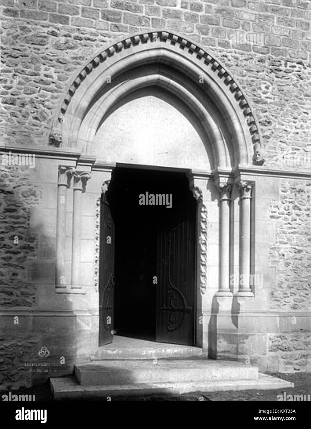 Eglise Saint-Martin - Porte - Louveciennes - Médiathèque de l ...