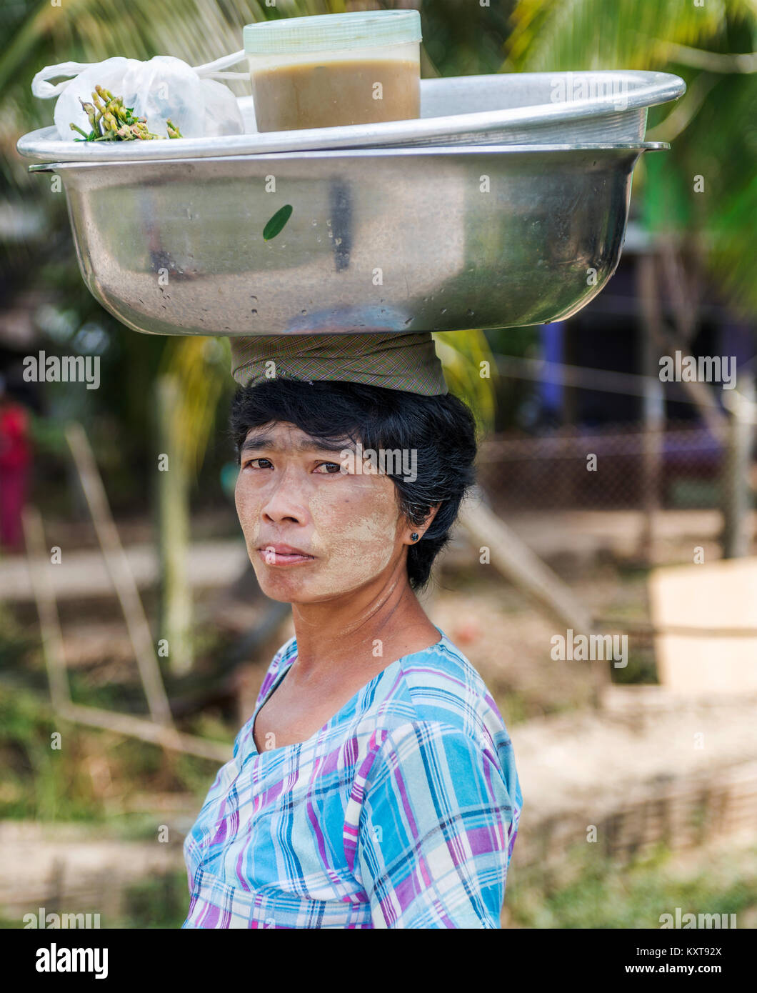 woman selling food in street, Myanmar Stock Photo - Alamy