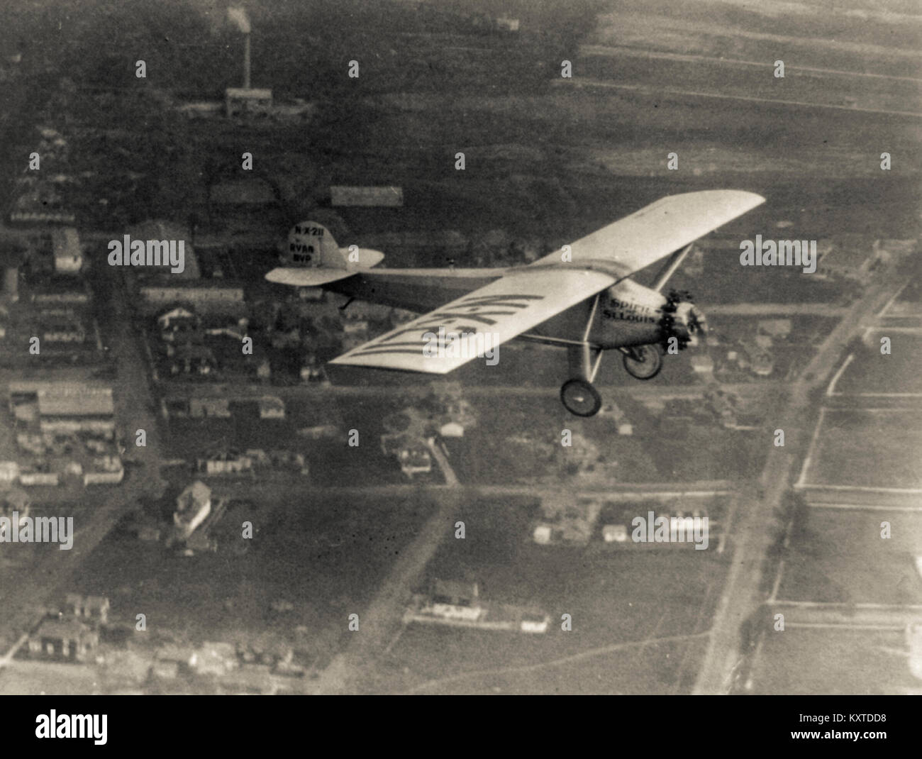 Charles Lindbergh Airplane Cartoon Charles A Lindbergh Aviator And American Hero In The Early Morning KXTDD8