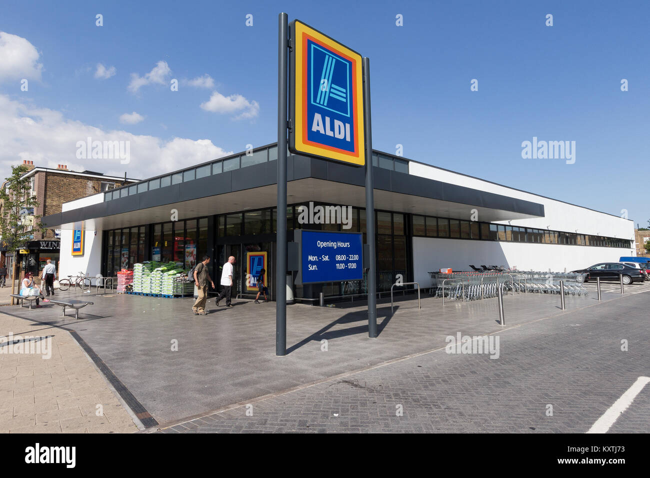 Aldi supermarket, Tottenham, London Stock Photo