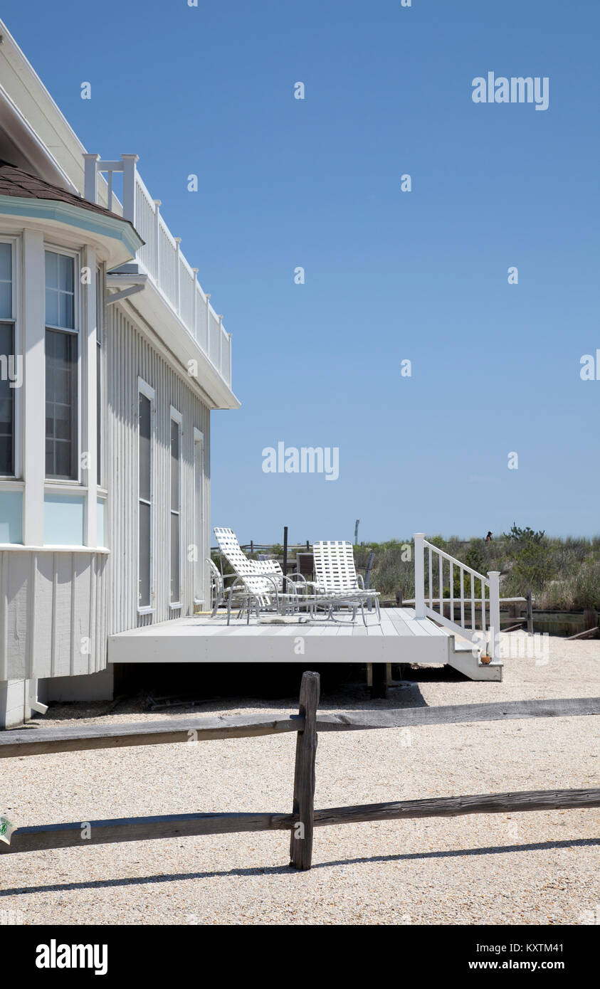 Deck beach house hires stock photography and images Alamy