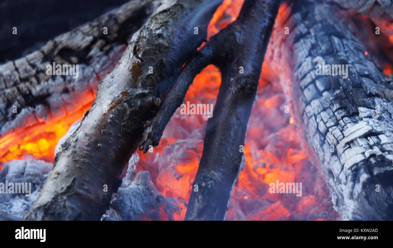 Burning hot carbons hi-res stock photography and images - Alamy