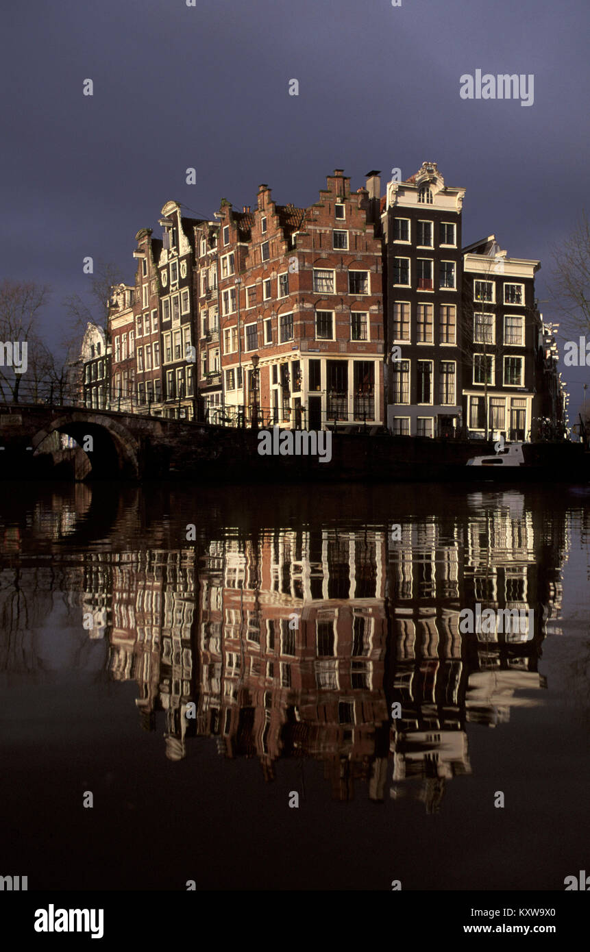 The Netherlands, Amsterdam, Golden Age houses at canal called Brouwersgracht. UNESCO World heritage Site. 17th century. Stock Photo