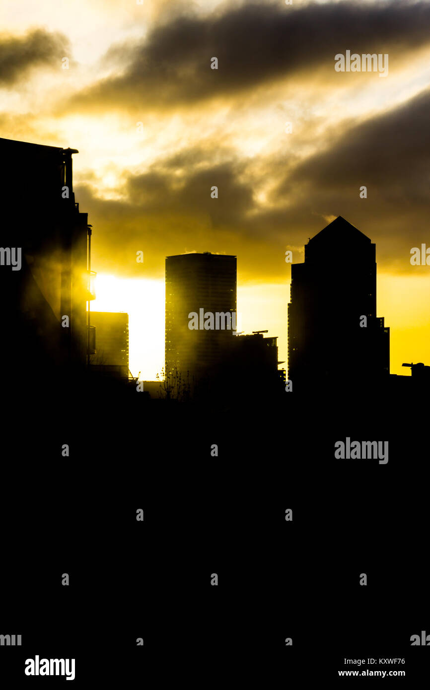 West ferry canary wharf hi-res stock photography and images - Alamy