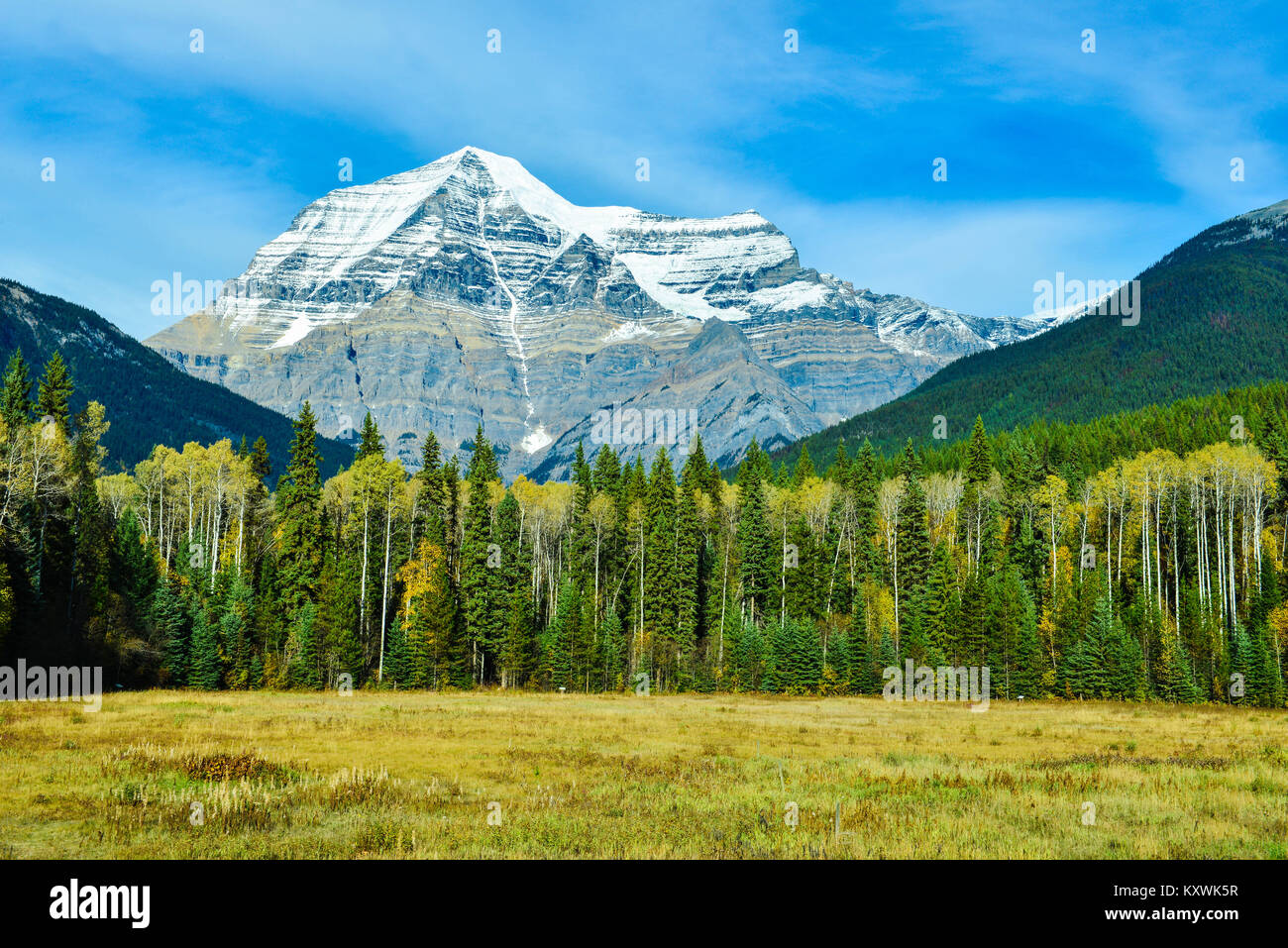 View of Mount Robson,the highest mountain in the Canadian Rockies, in British Columbia Stock Photo