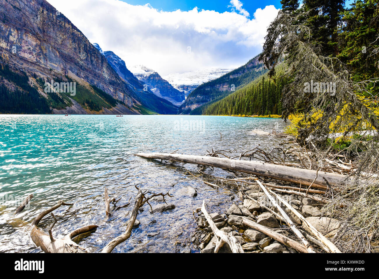 Beautiful autumn views of iconic Lake Louise in Banff National Park ...