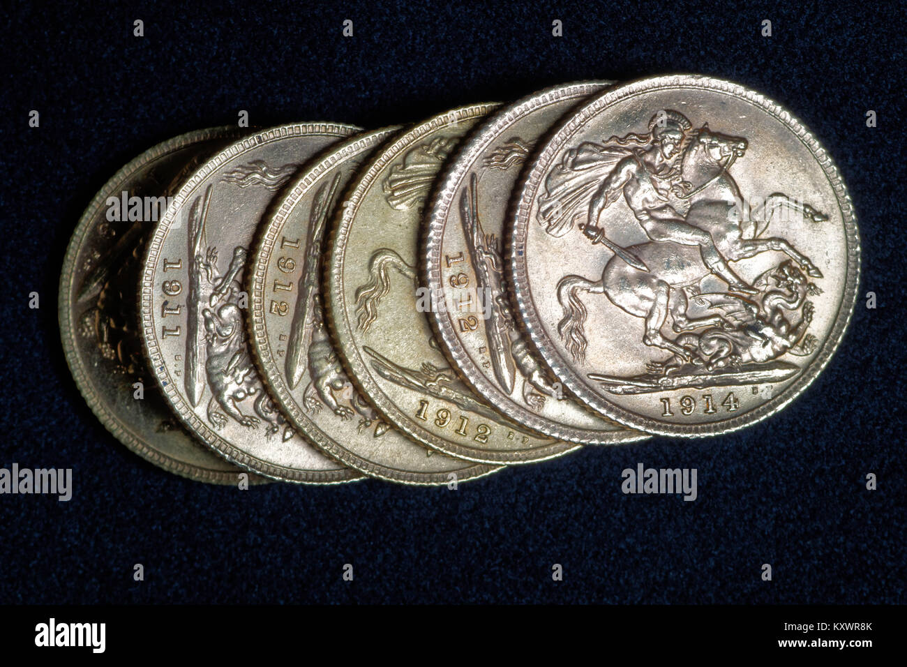 Gold sovereign coin british hi-res stock photography and images - Alamy