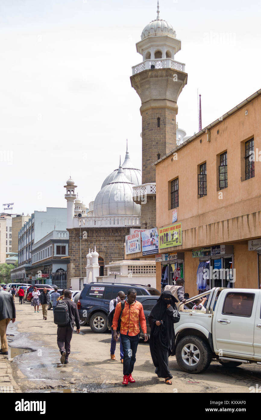 Exterior of Jamia Mosque as people walk on Kigali road, Nairobi, Kenya, East Africa Stock Photo