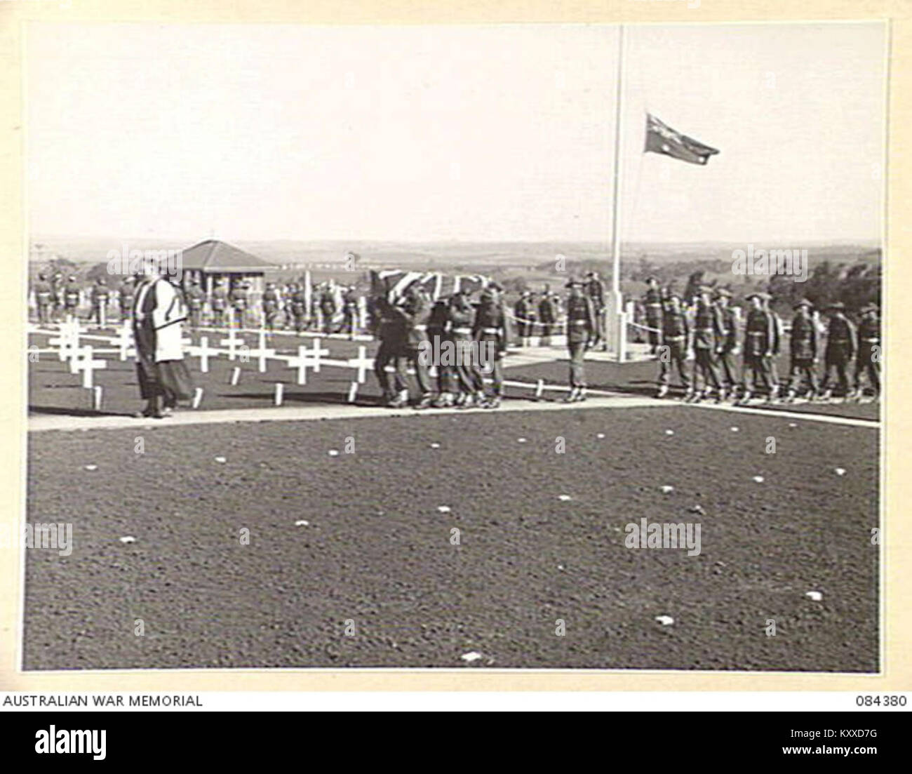 Soldiers funeral held cemetery hi-res stock photography and images - Alamy