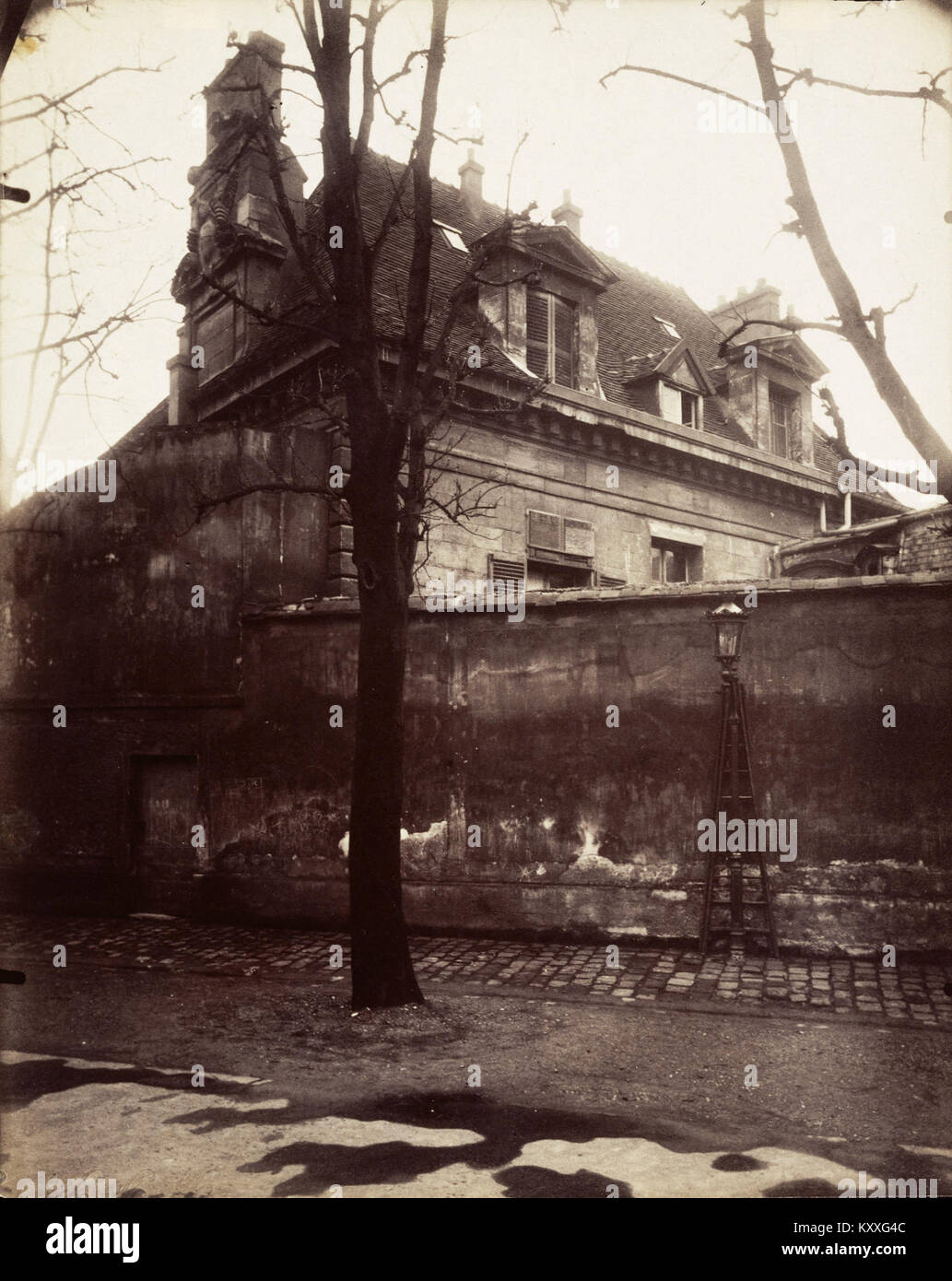 Eugène Atget, Old Convent, avenue de l'Observatoire - Getty Museum Stock Photo