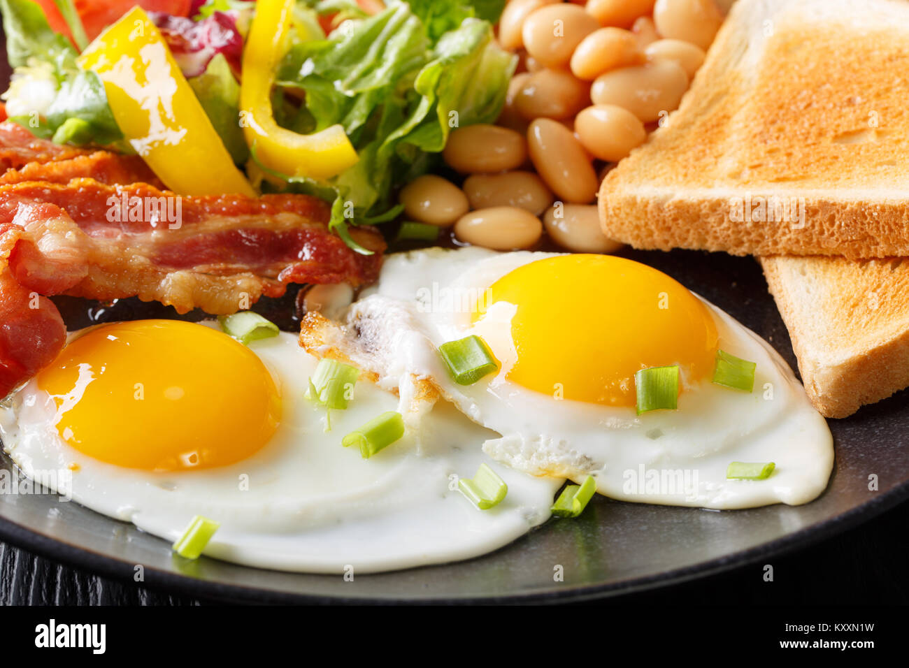 Fried eggs on toast hires stock photography and images Alamy