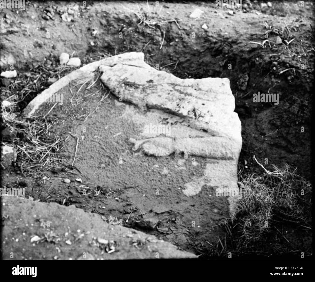 Gertrude Bell. Tell Ahmar Assyrian stele (J 137 Stock Photo - Alamy