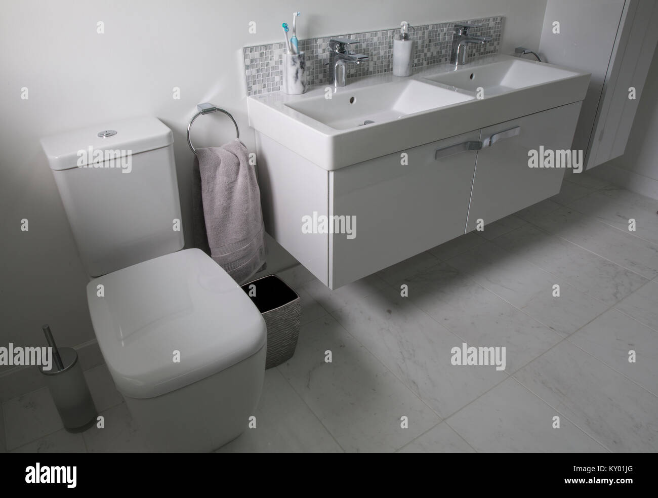 Bespoke Luxury Bathrooms Stock Photo Alamy