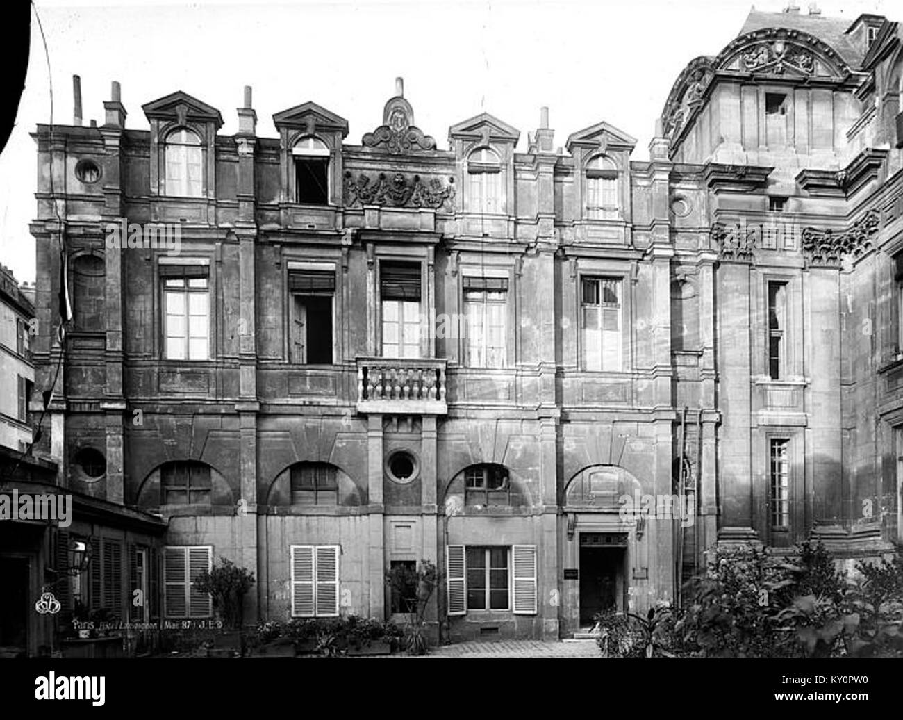 Hôtel Lamoignon - Aile gauche sur cour - Paris - Médiathèque de l'architecture et du patrimoine - APMH00009146 Stock Photo