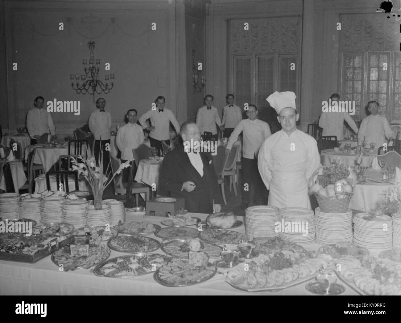 Maitre dhotel hi-res stock photography and images - Alamy