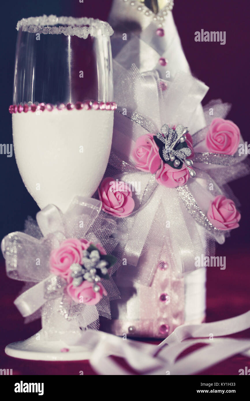 Black couple wedding cake hi-res stock photography and images - Alamy