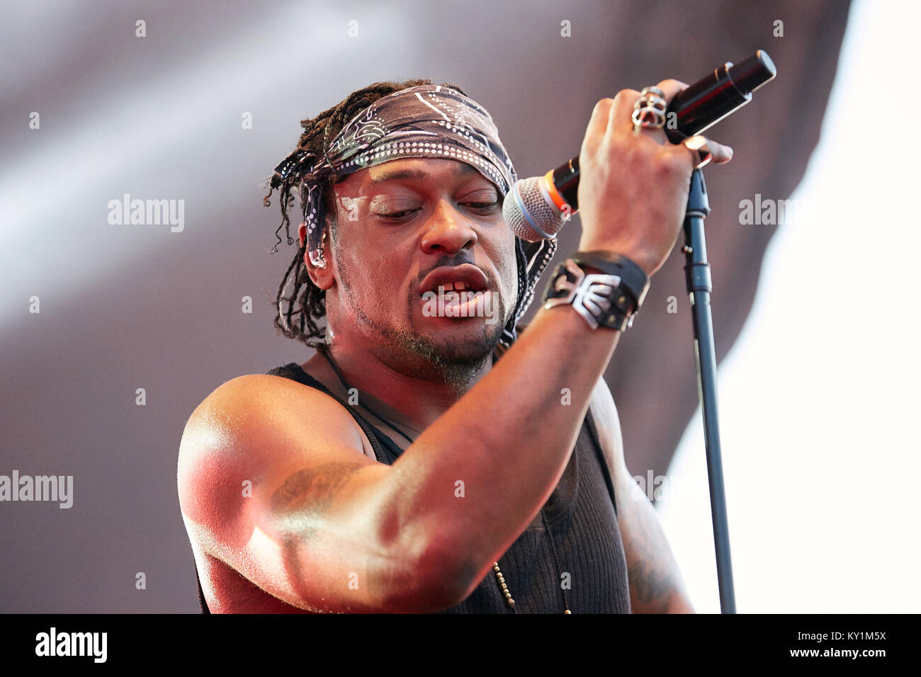 Dangelo Singer