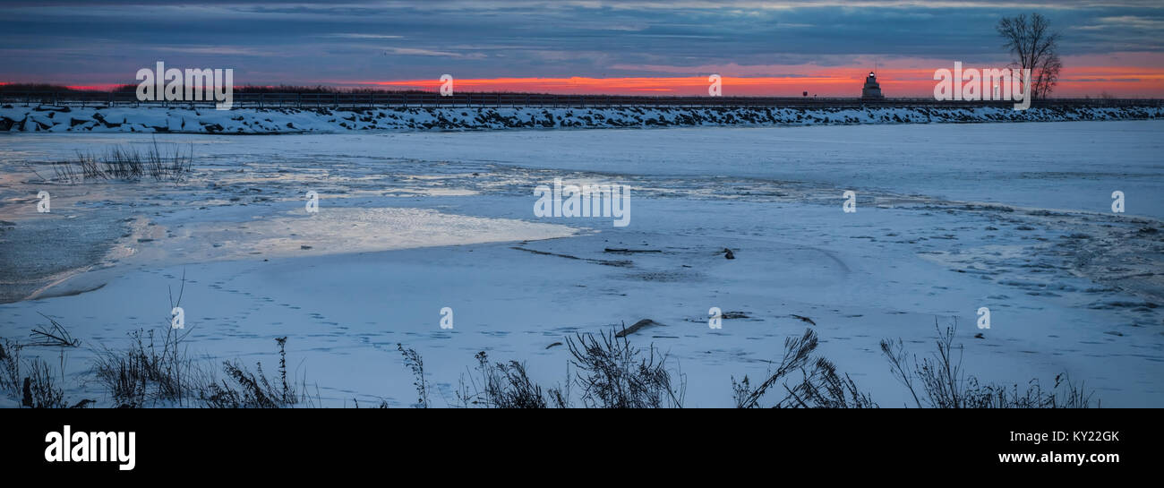 The iced harbor of Manitowoc, Wisconsin on a typical December morning. Stock Photo
