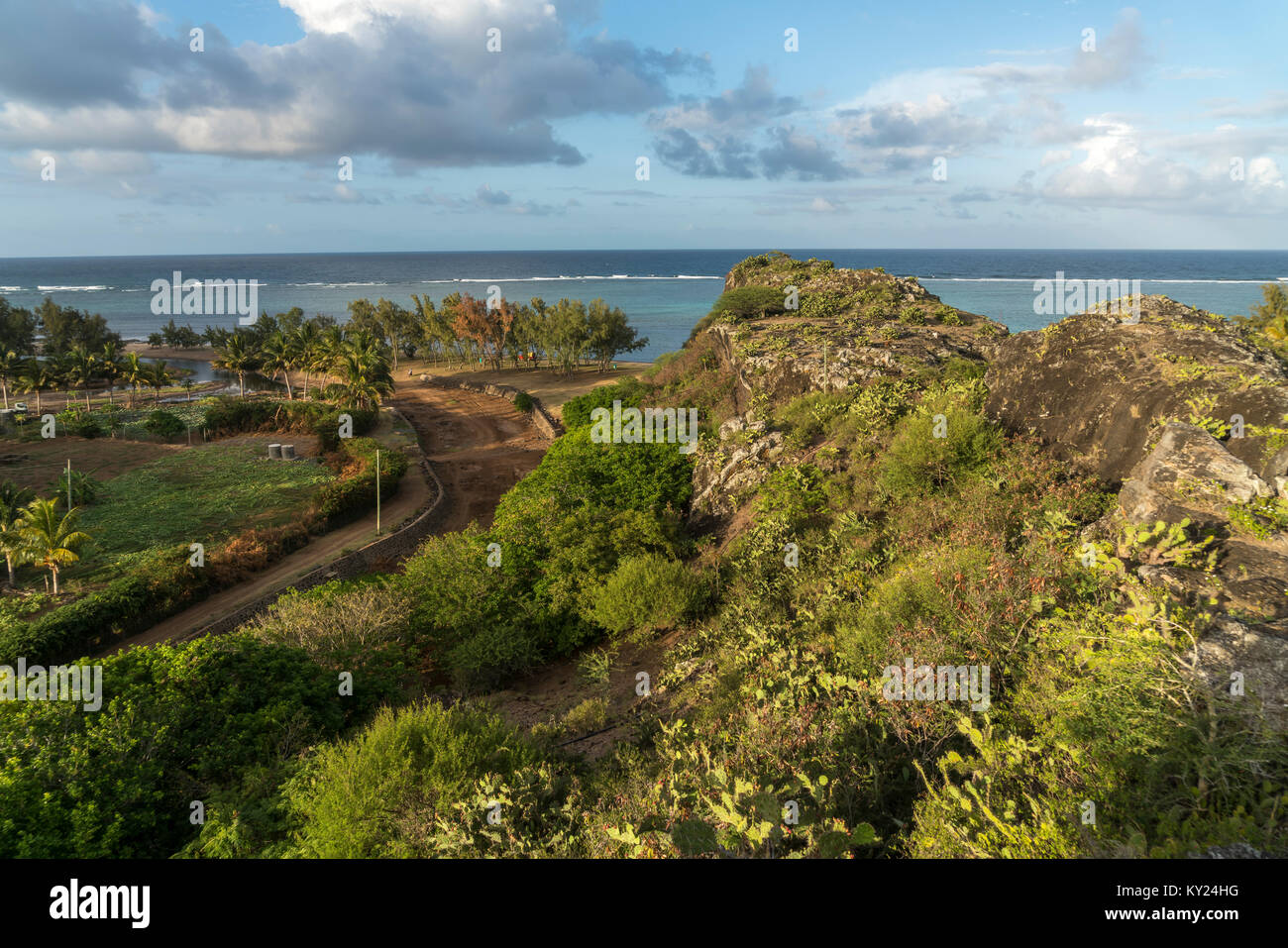 Felsküste der Riviere Banane, Insel Rodrigues, Mauritius, Afrika