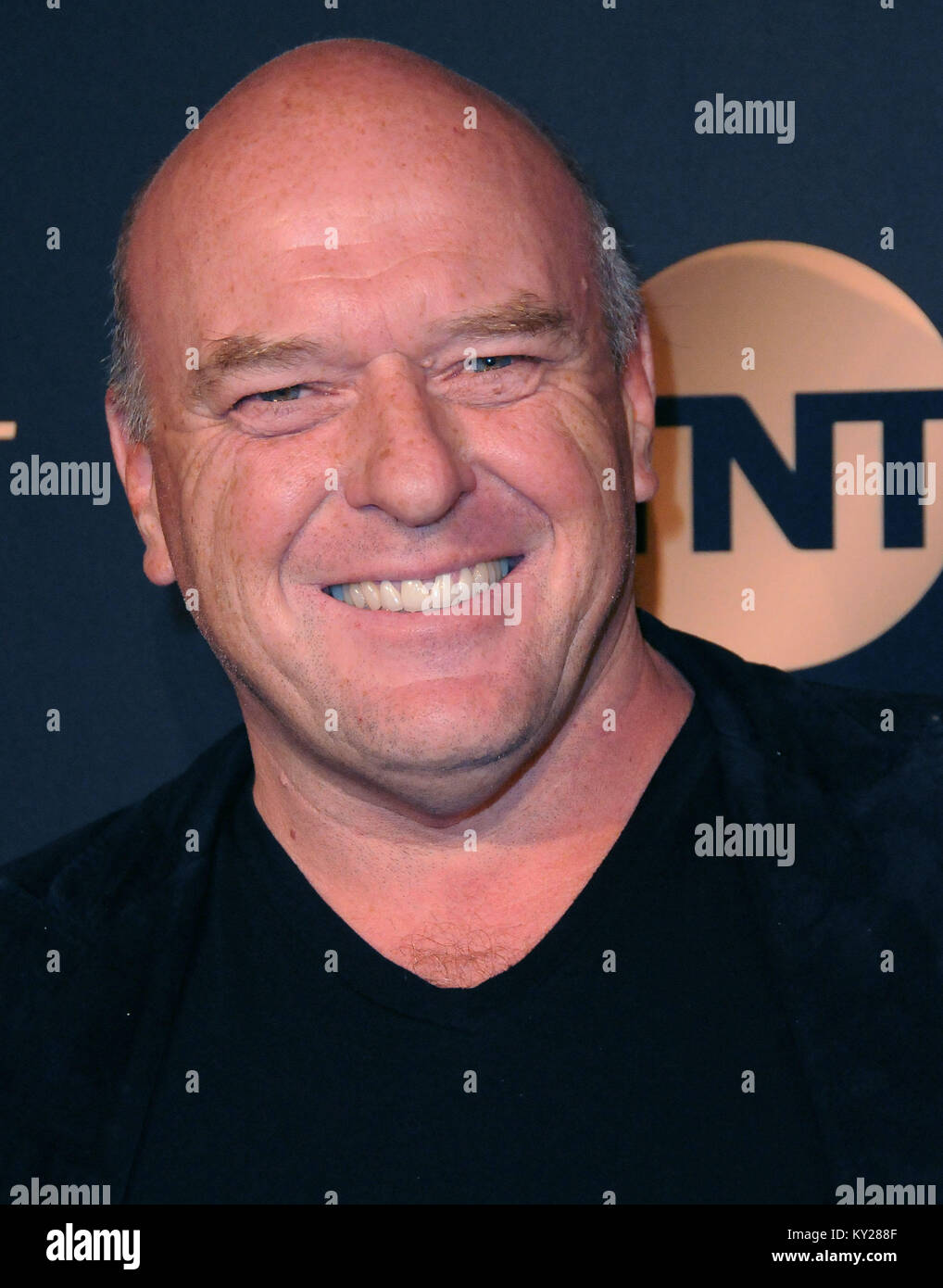 Rachelle lefevre and dean norris hi-res stock photography and images - Alamy