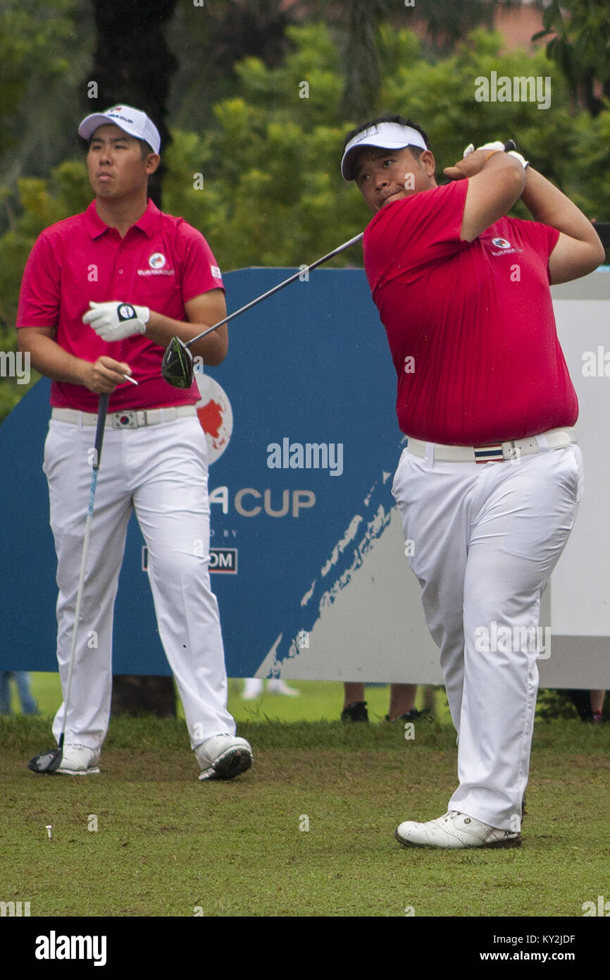 Kuala Lumpur Kuala Lumpur Malaysia 12th Jan 2018 Kiradech Aphibarnrat Thailand Is Seen Taking A Shot On Fourball Match While His Partner Watching Him Eurasia Cup Is A Biennial Men Professional Team Golf