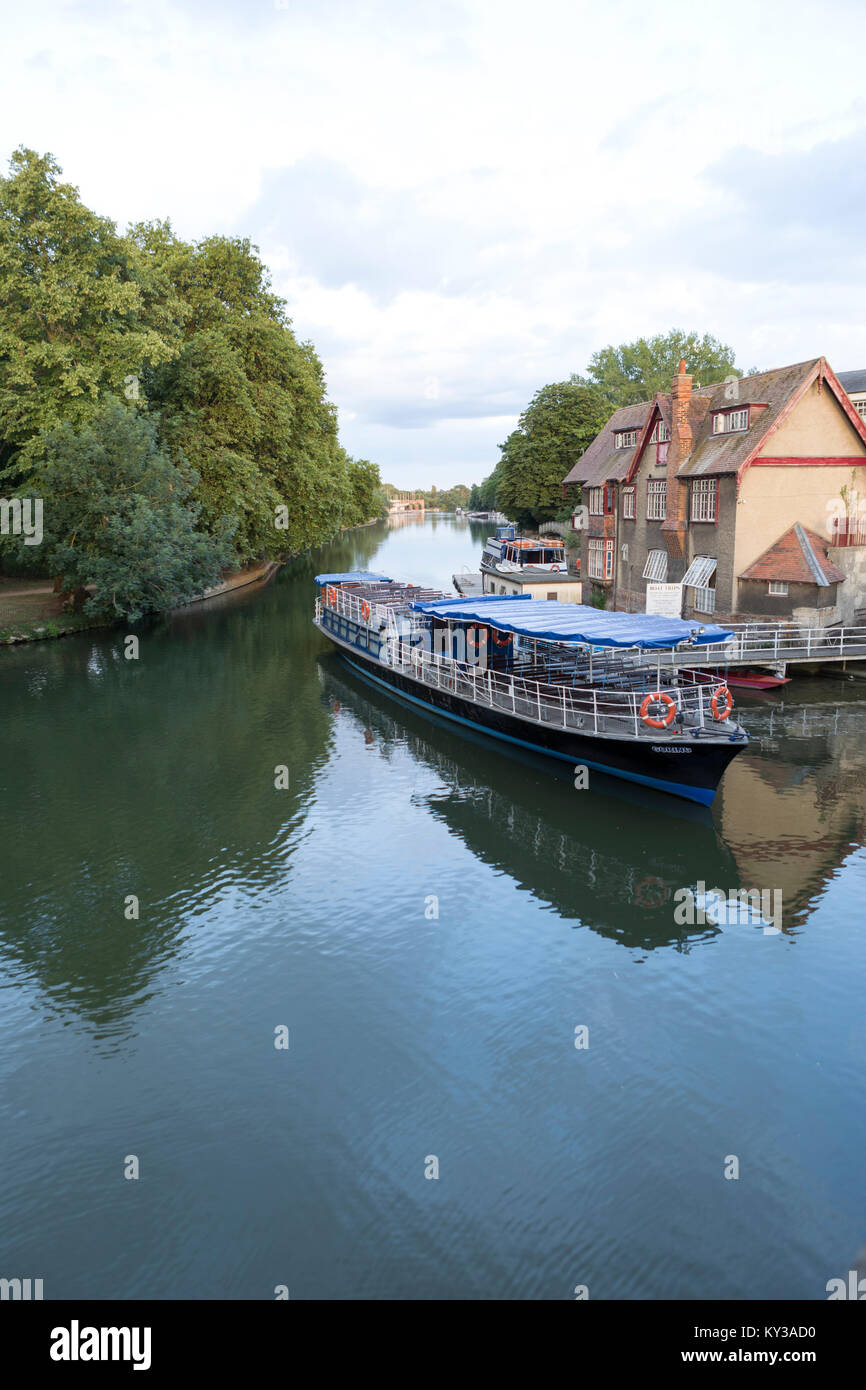 UK, Oxford, tourist boat moored on the river Thames at Oxford. Stock Photo