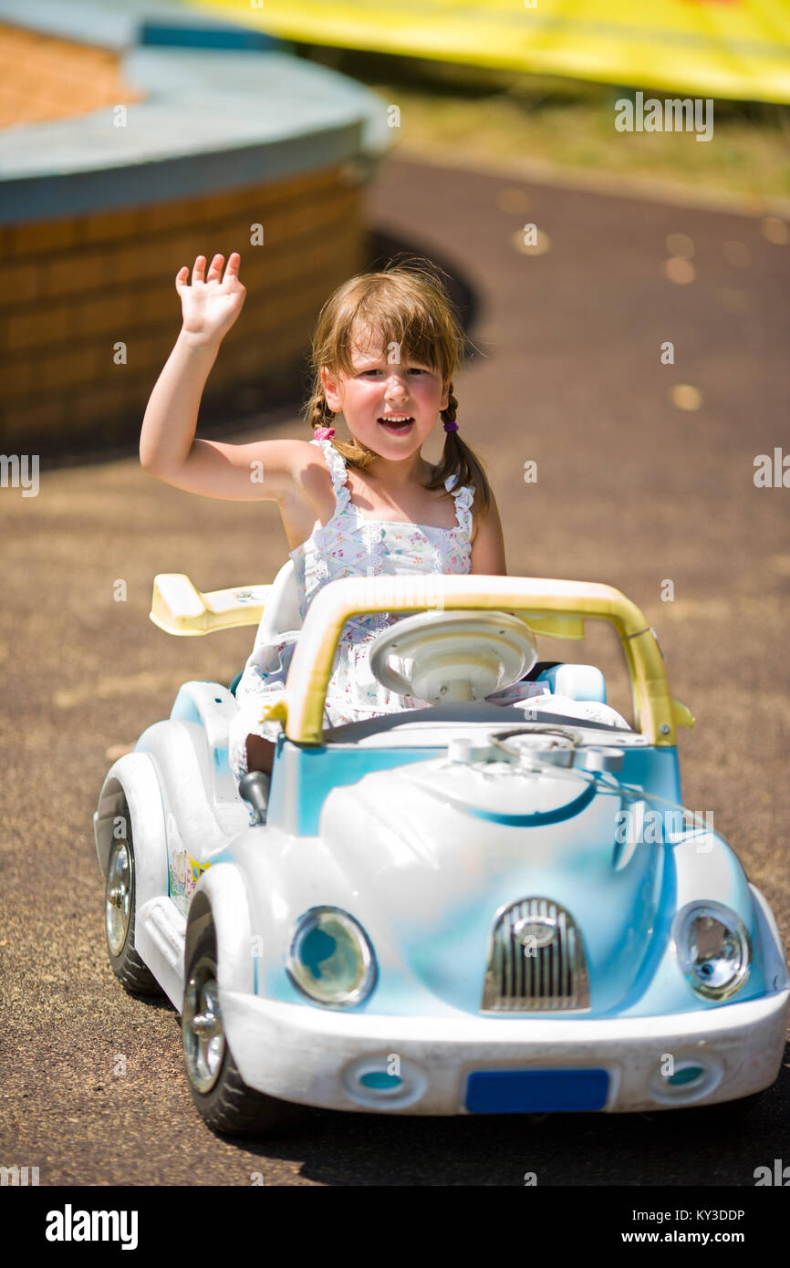 little girl ride on cars