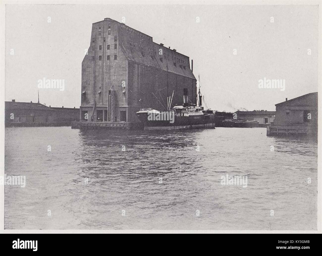 Port Richmond GrainElevator Stock Photo Alamy