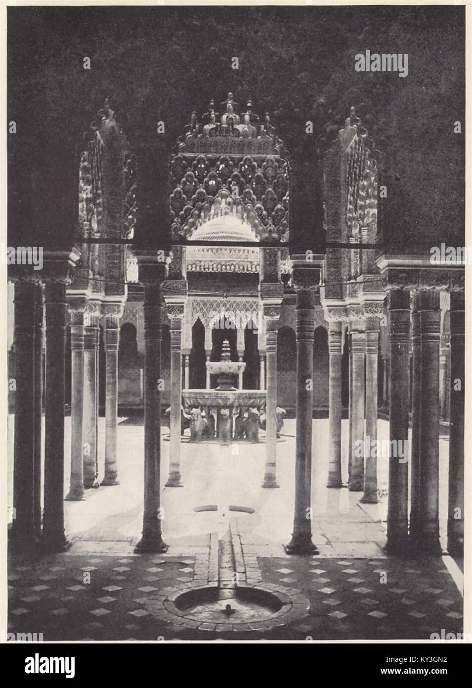 Granada Court of The Lions Stock Photo Alamy