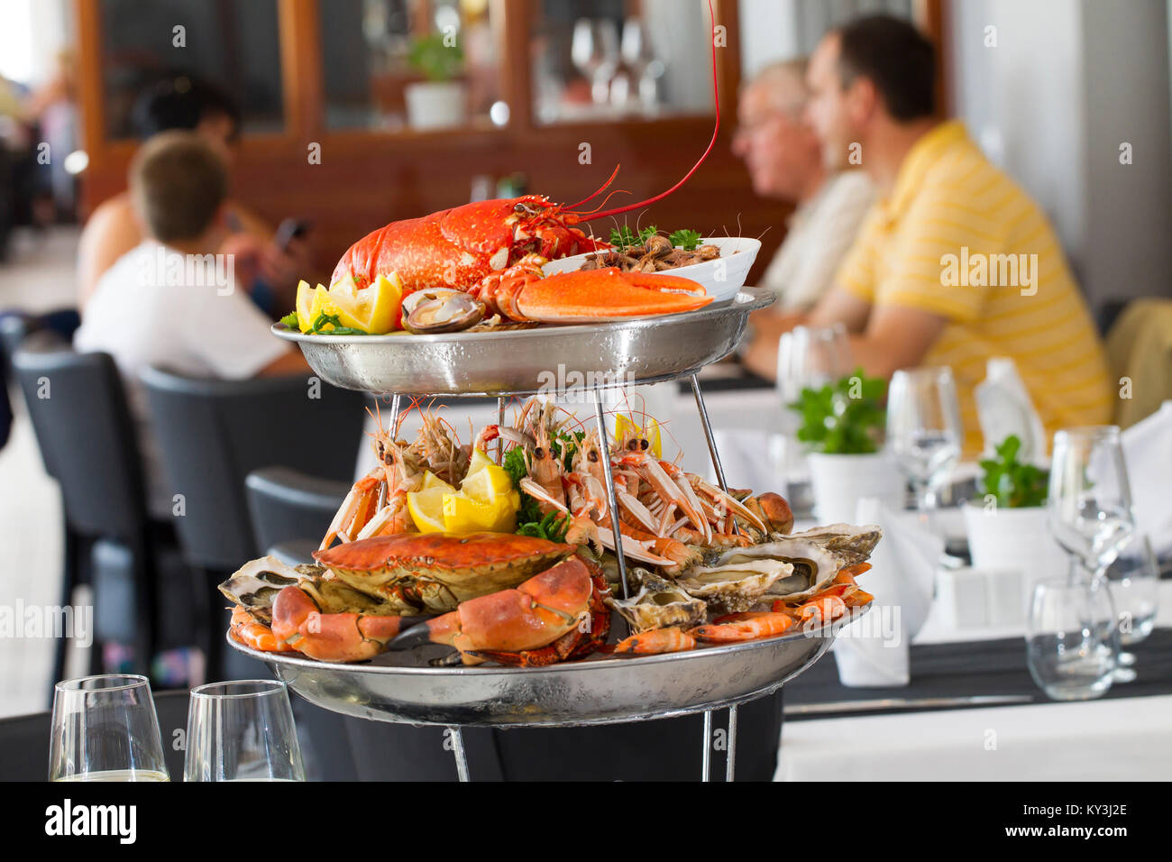 Platter of seafood, restaurant 'Le Homard Gourmand' in Fort Mahon, cook, chef Jackie Masse. Stock Photo