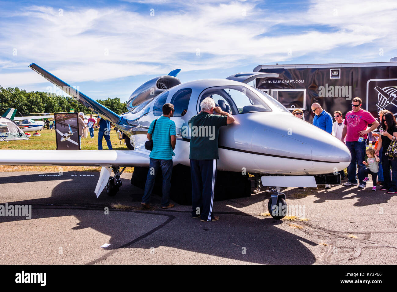 Simsbury FlyIn and Car Show Simsbury Airport Simsbury, Connecticut