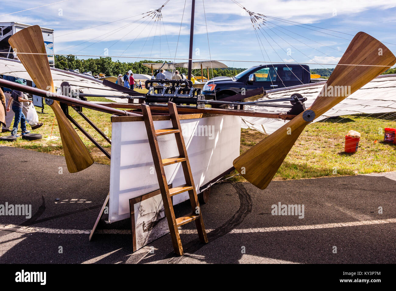 Simsbury FlyIn and Car Show Simsbury Airport Simsbury, Connecticut