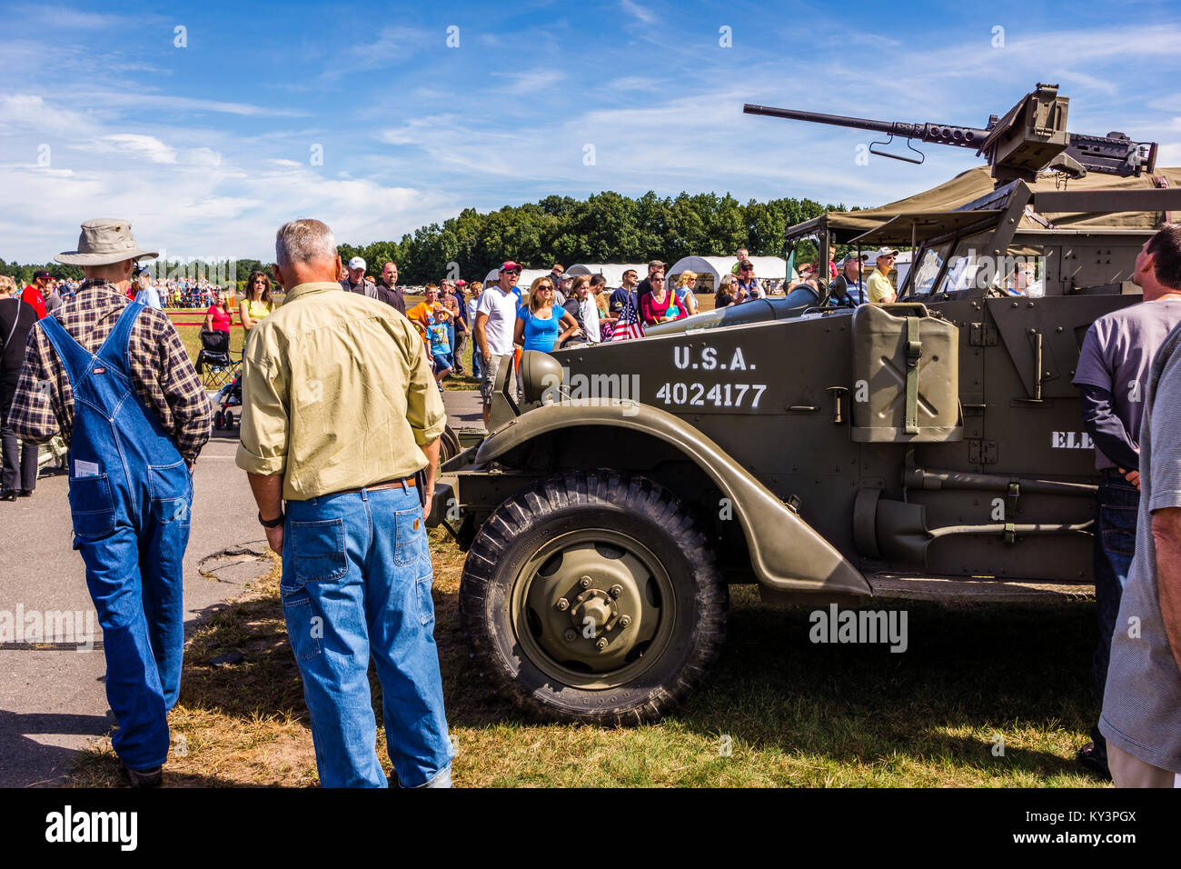 Simsbury FlyIn and Car Show Simsbury Airport Simsbury, Connecticut