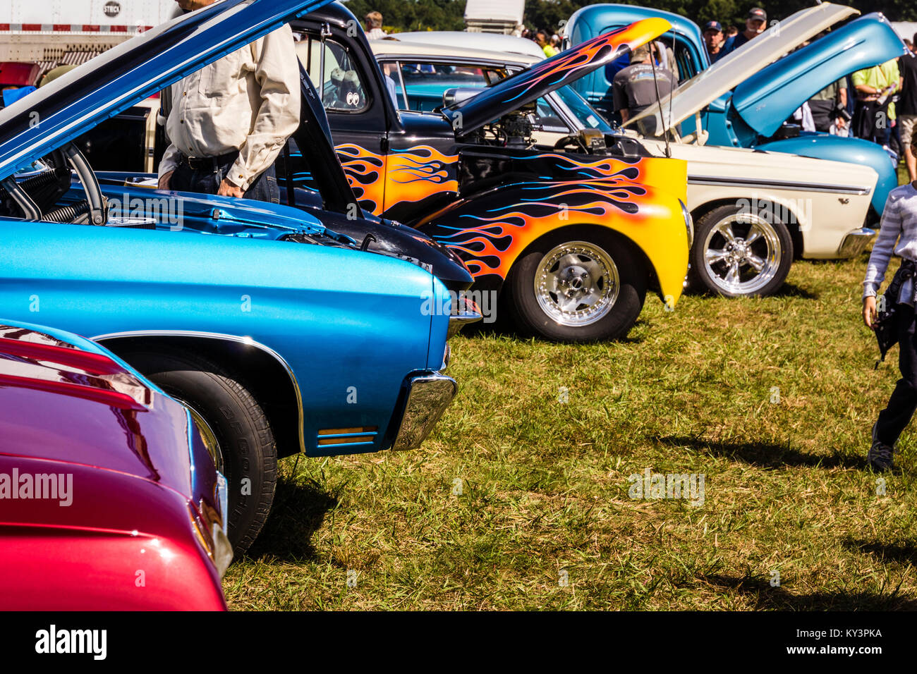 Simsbury FlyIn and Car Show Simsbury Airport Simsbury, Connecticut