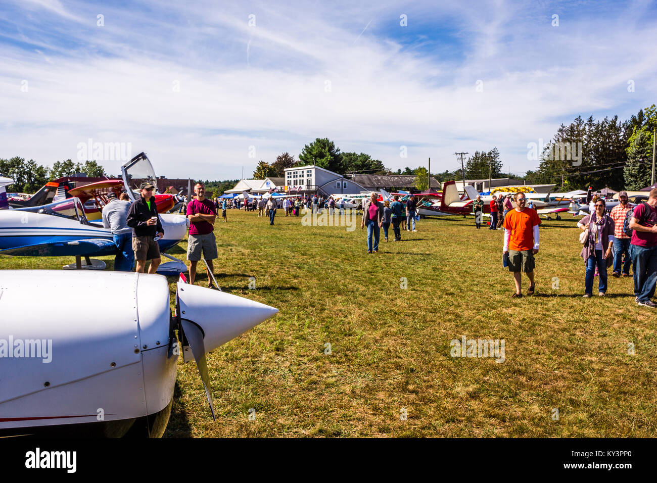 Simsbury FlyIn and Car Show Simsbury Airport Simsbury, Connecticut