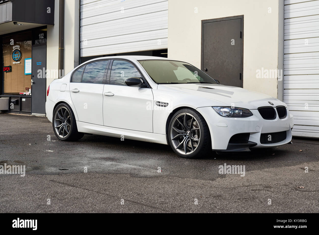 333 Bmw E90 Royalty-Free Images, Stock Photos & Pictures
