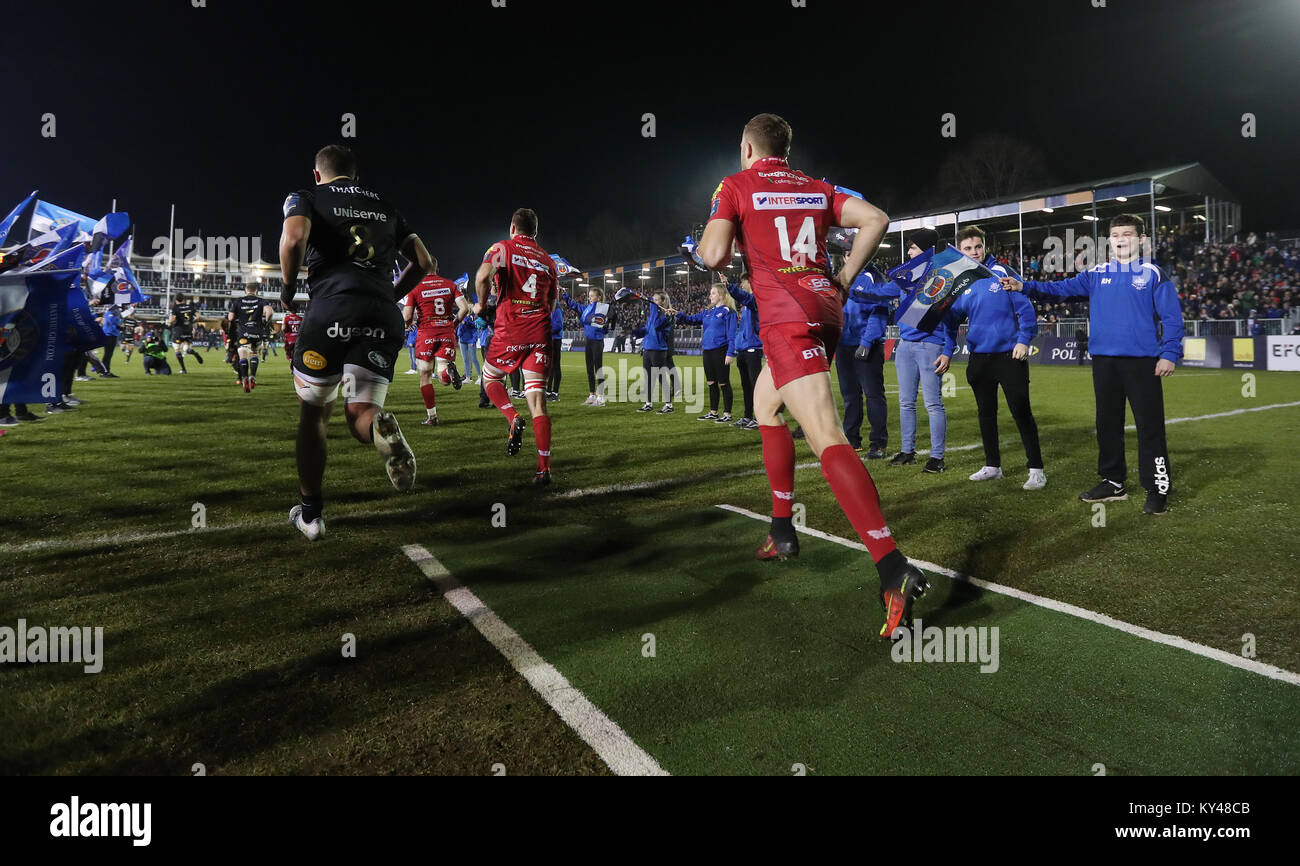 Bath and Llanelli Scarlets take the field for the Champions Cup match at the Recreation Ground, Bath. Stock Photo