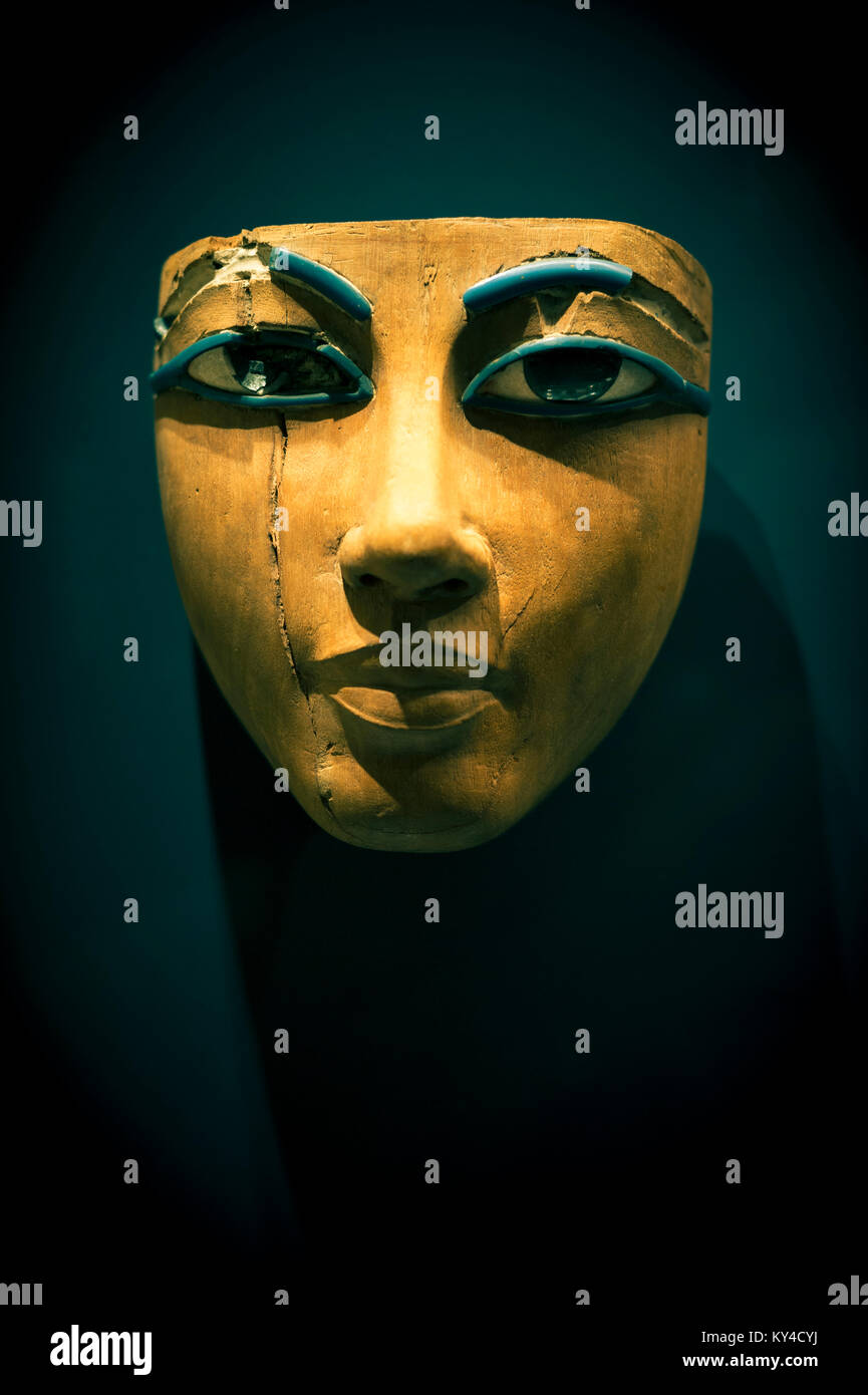 Ancient Egyptian mask Stock Photo Alamy