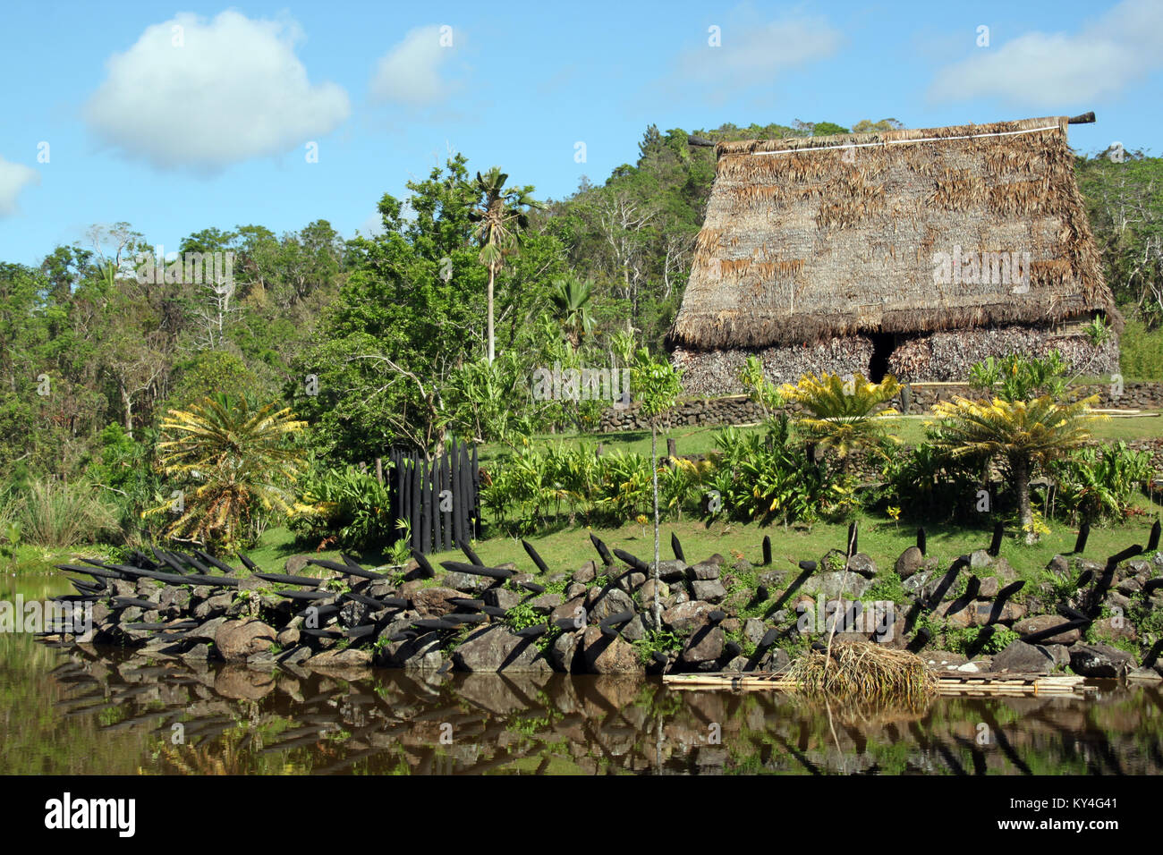 Oceania village hut hi-res stock photography and images - Alamy