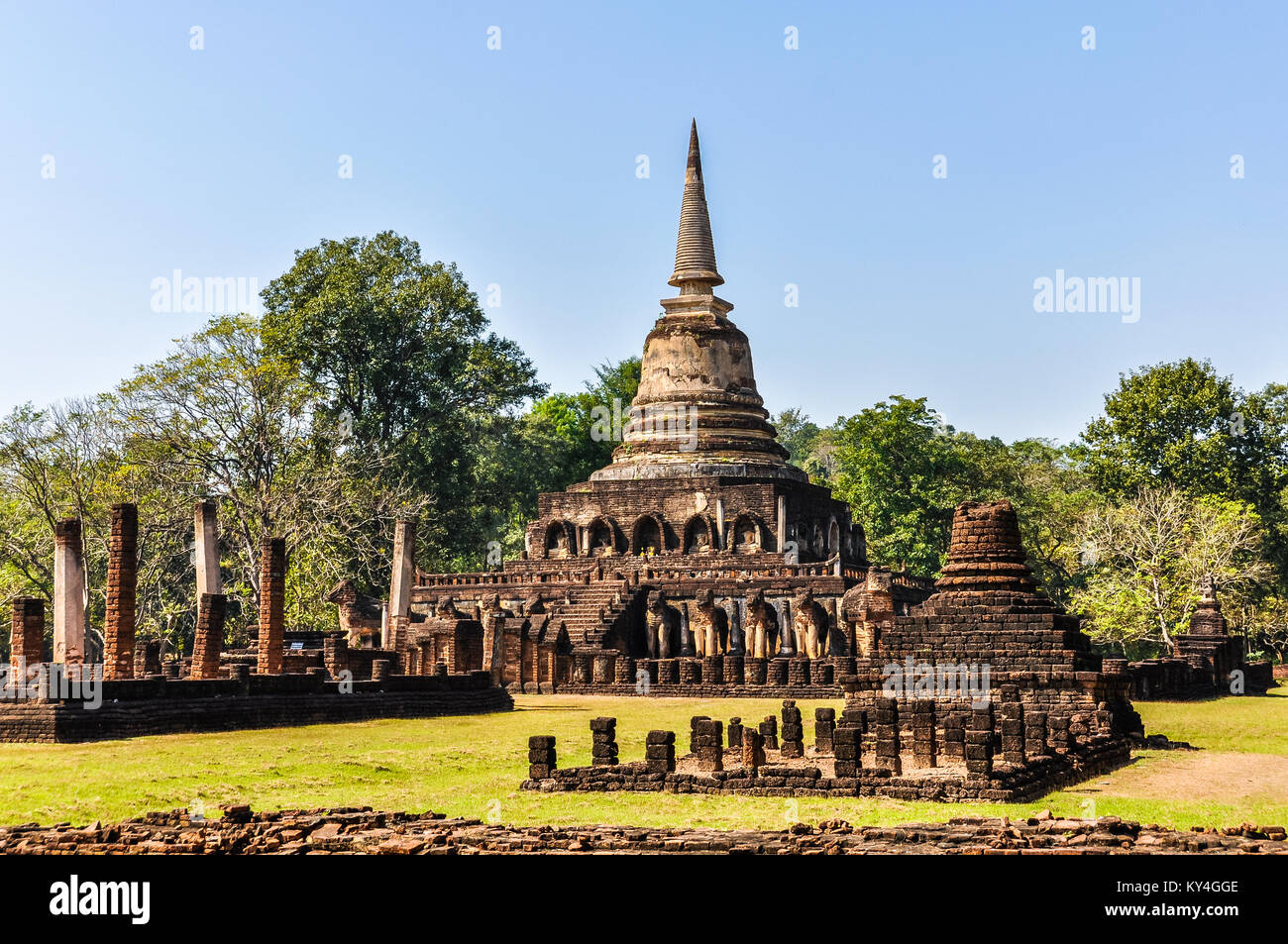 Wat Chang Lom in the Si Satchanalai Historical Park, Thailand Stock Photo