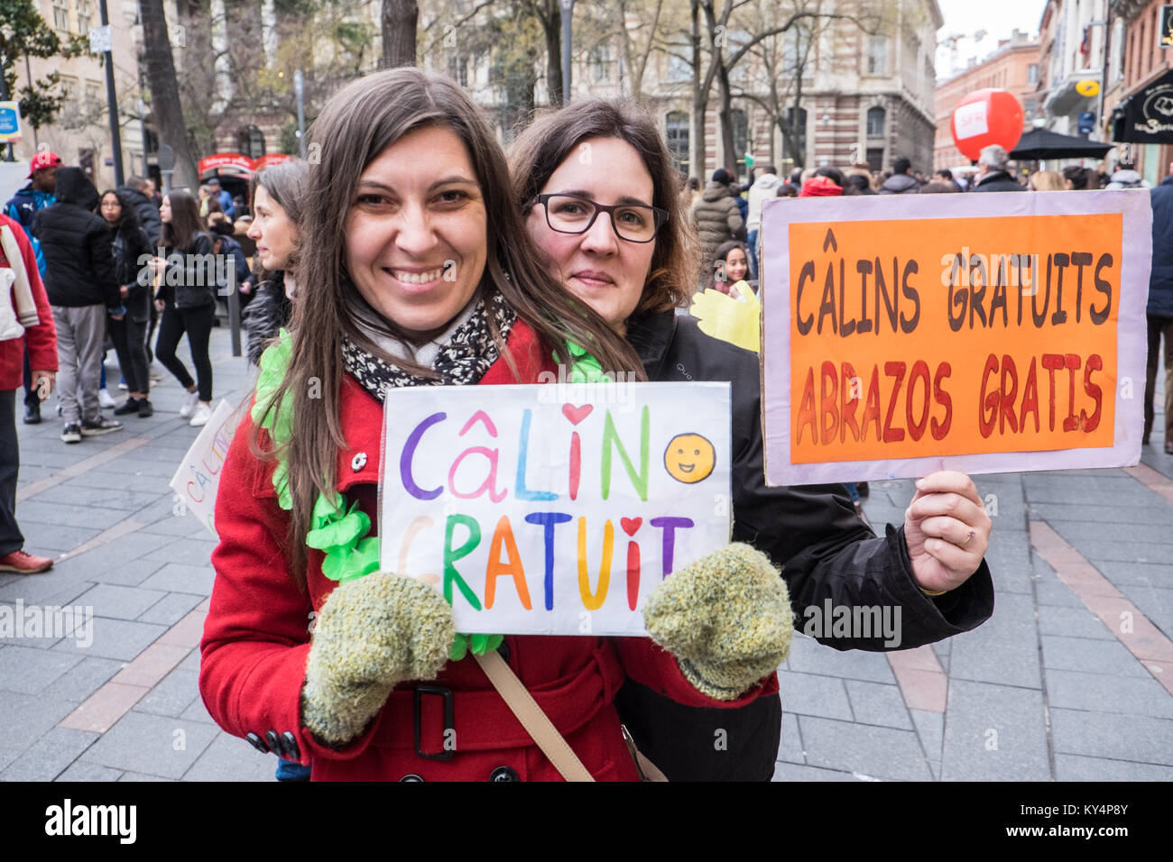 Free hugs hug hugging public hi-res stock photography and images - Alamy