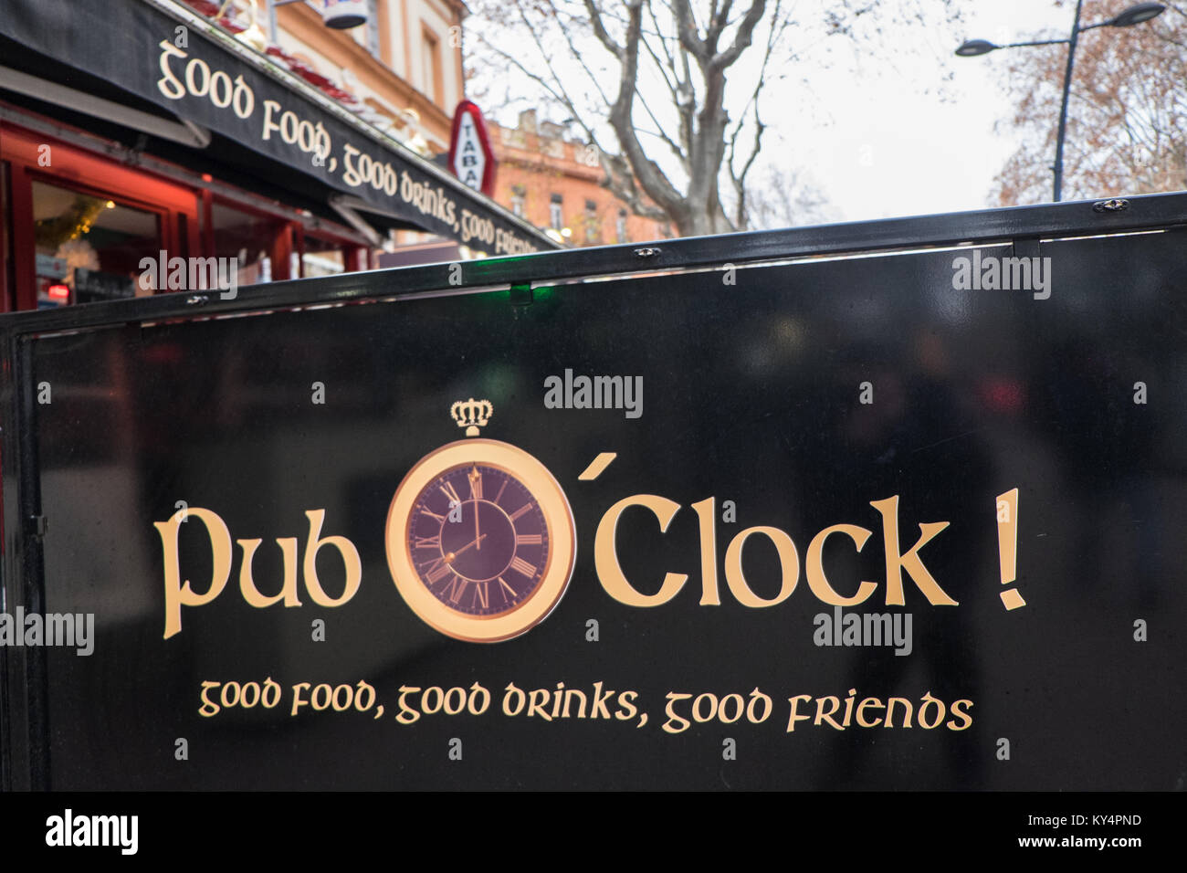 Pub O'clock,pub,public,house,centre,of,Toulouse,French,department, of