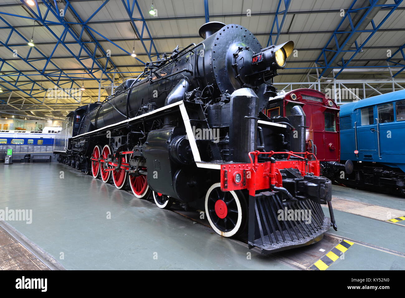 World war two transport locomotive hi-res stock photography and images ...