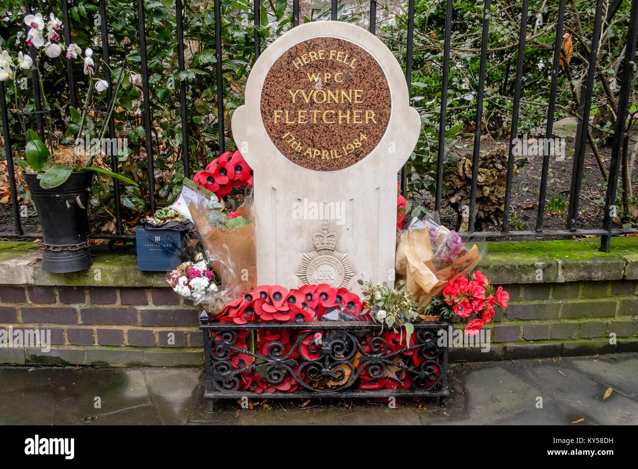 Memorial to WPC Yvonne Fletcher who was shot whilst policing a demonstration outside the Libyan Embassy in London in 1984. St. James's Square, London, Stock Photo