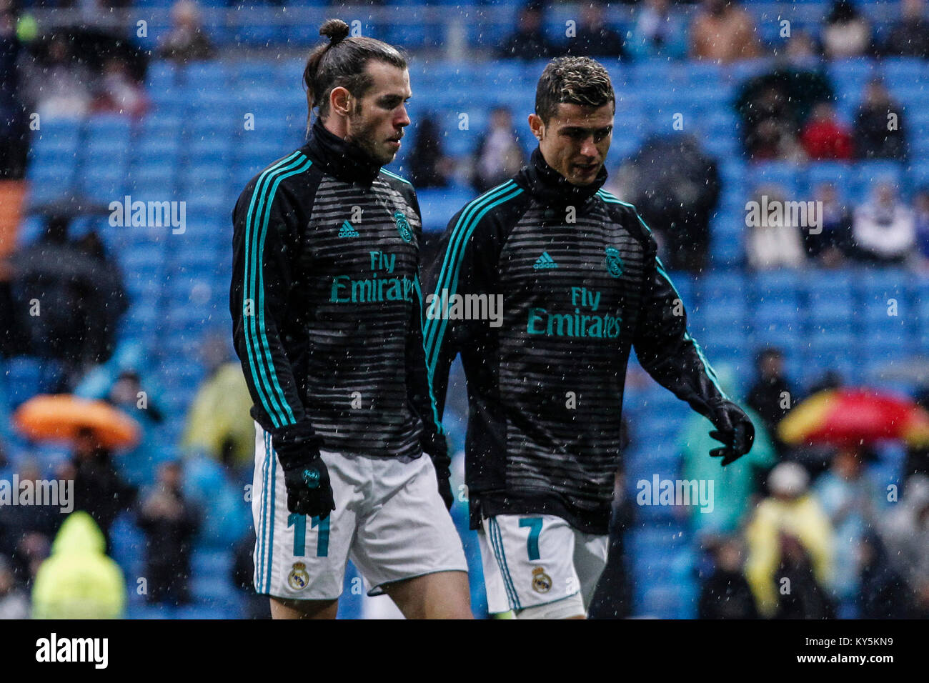 Cristiano Ronaldo (Real Madrid) Pre-match warm-up Gareth Bale (Real Madrid),  La Liga match between Real Madrid vs Villerreal CF at the Santiago Bernabeu  stadium in Madrid, Spain, January 13, 2018. Credit: Gtres